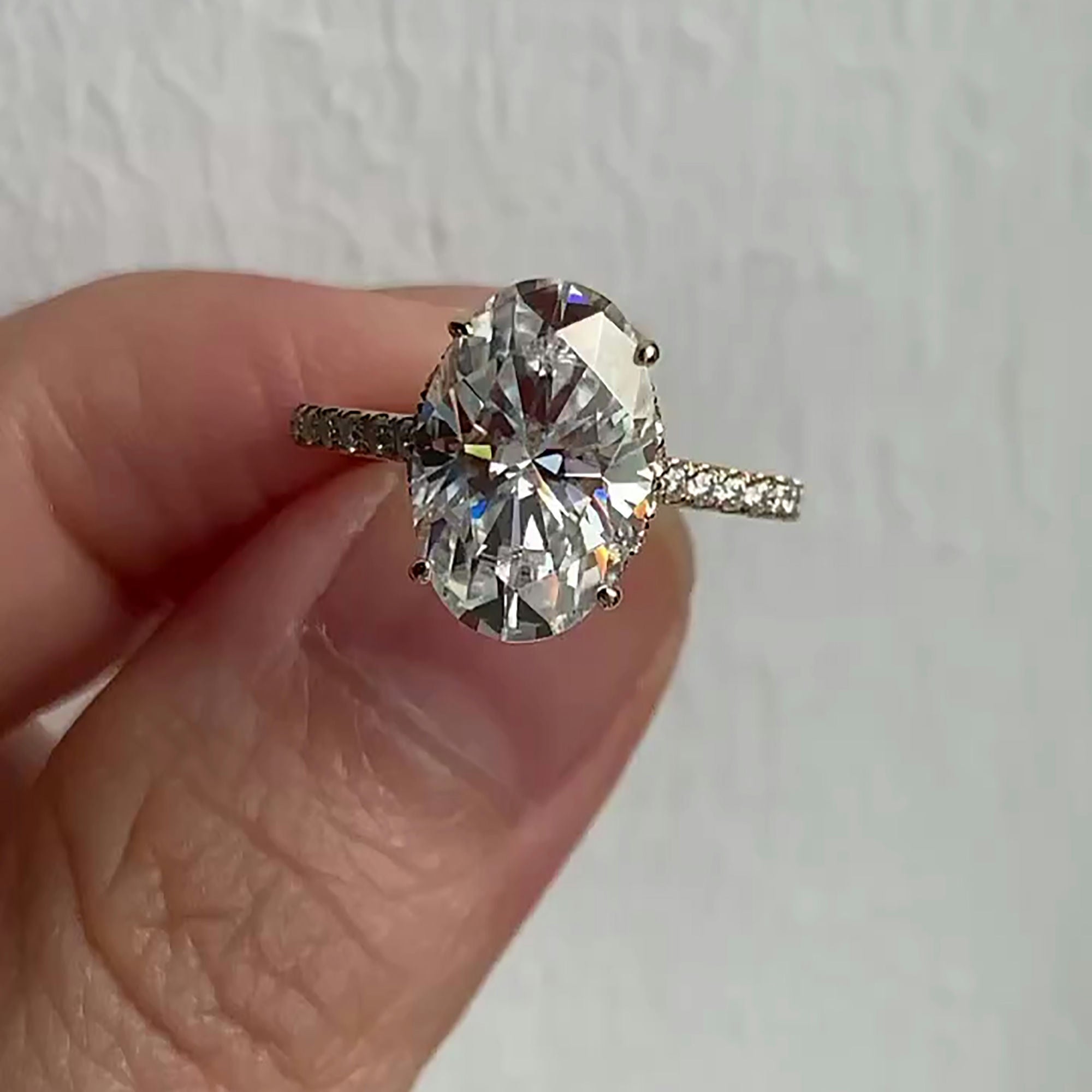 Sustainable Oval Lab Grown Diamond Engagement Ring