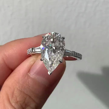 Expertly Crafted Pear Cut Lab Grown Diamond for Brilliance