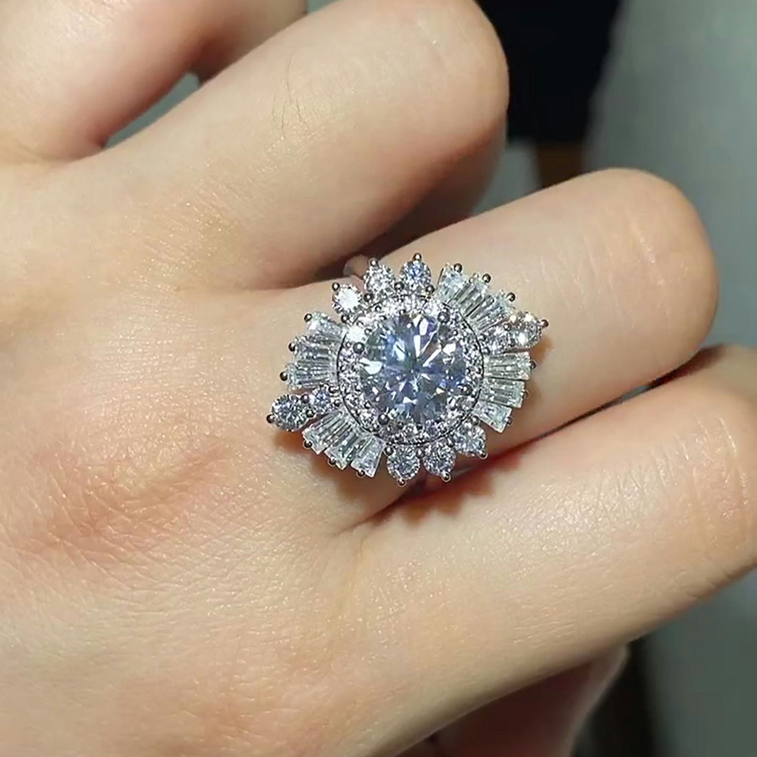 Vintage Unique IGI certified Lab grown diamond enagement ring