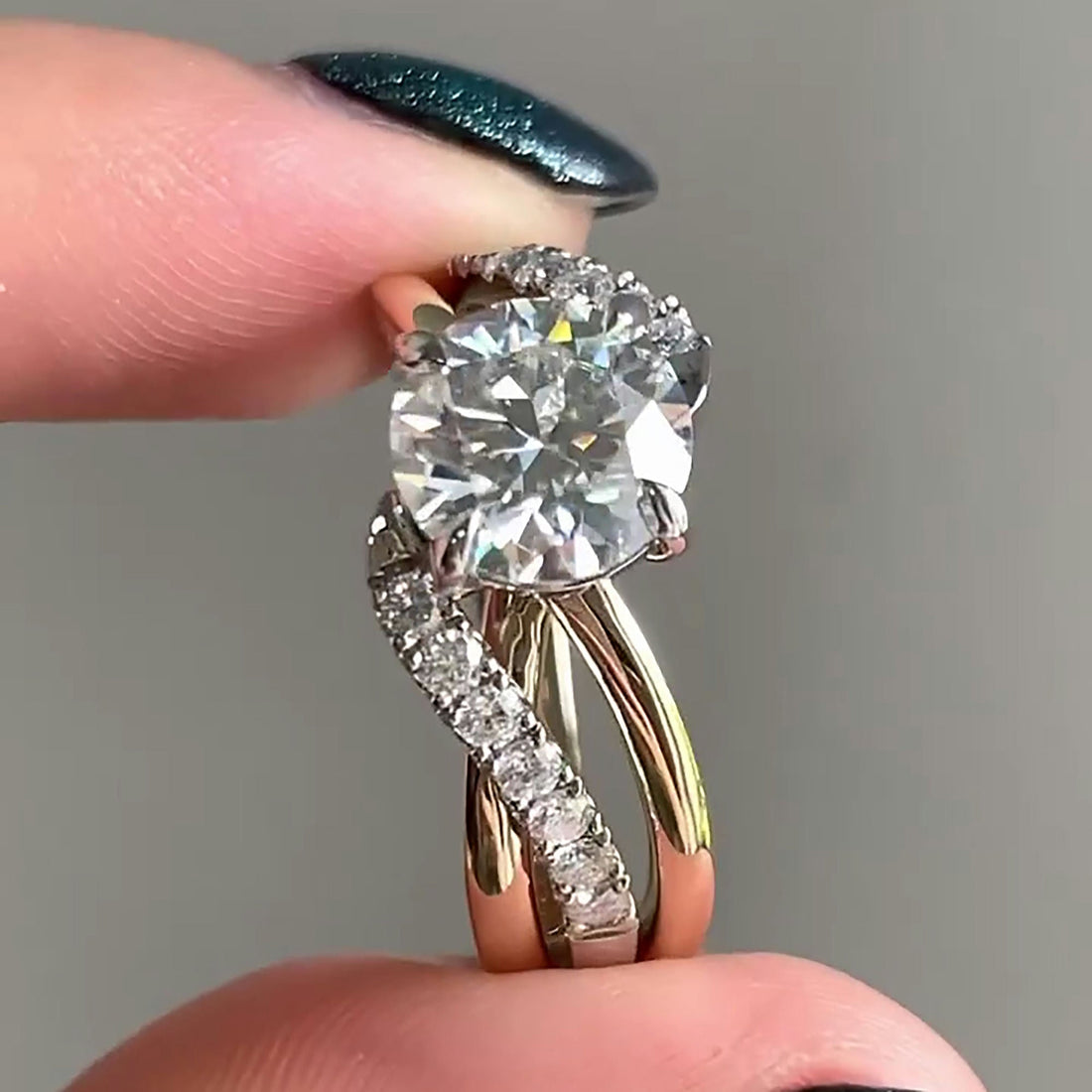 Maximize Sparkle Round Cut Lab Grown Diamond